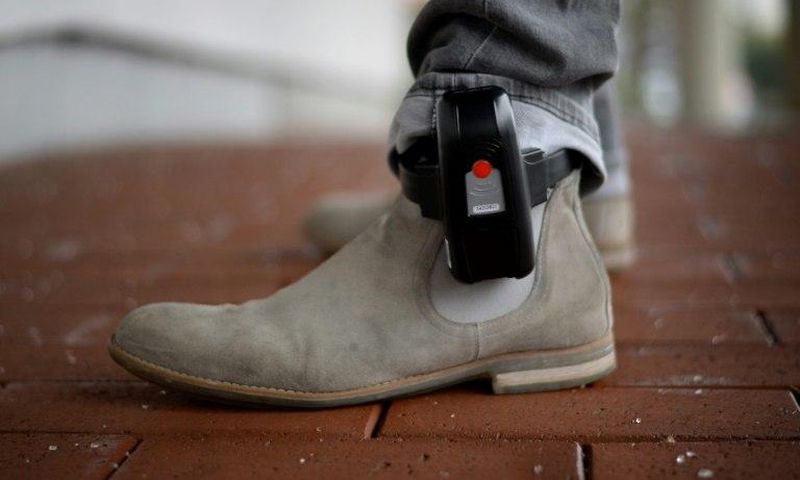 Interior Minister Thomas de Maiziere says electronic ankle bracelets are an important tool for monitoring dangerous people