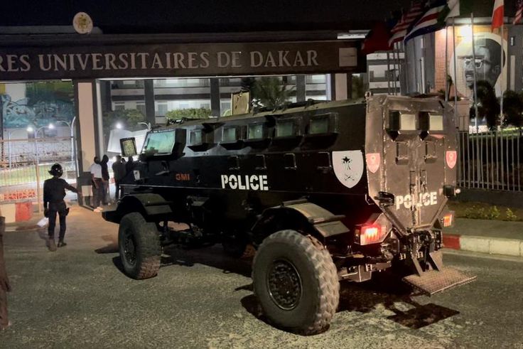 Bataille rangée à l'ucad :