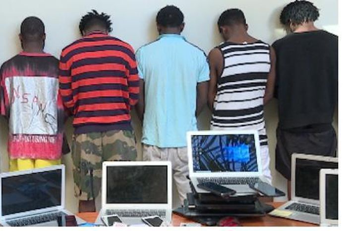 Cybercriminalité : 17 nigérians arrêtés à Mbao