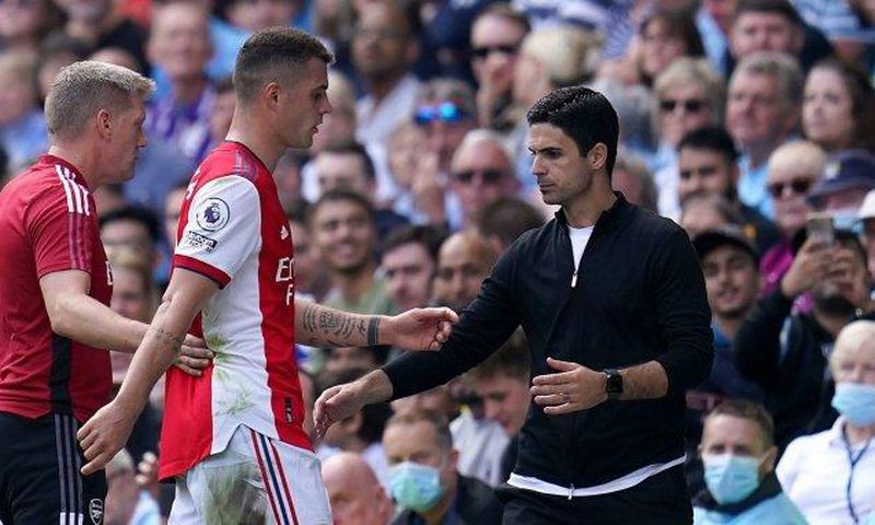 premierleague20212022-xhaka-red-card-mciars