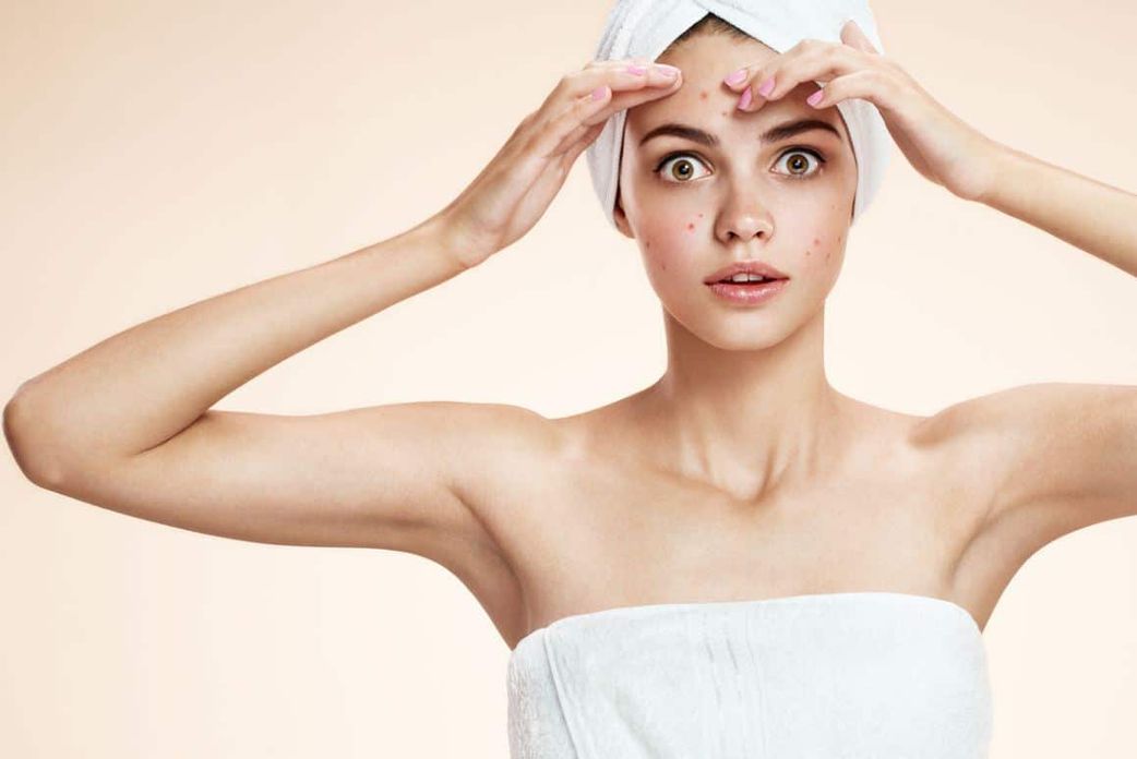 Ce bouton que vous ne devez jamais percer sur le visage