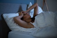 Toute personne qui se réveille à cette heure de la nuit doit consulter un médecin