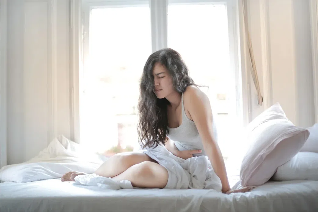 Reflux, ballonnements, transit lent : et si votre matelas était en cause ?