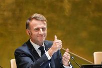 Bloqué par le convoi de « La Bête », Macron appelle Trump pour qu’il le laisse passer