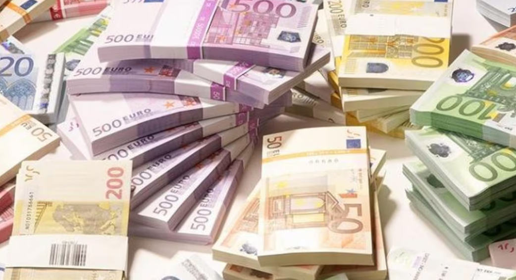 Saly : 4 milliards en billets noirs saisis sur une dame