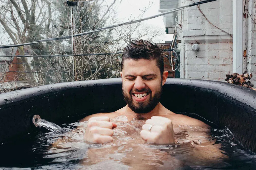 Bain glacé : un remède naturel pour corps et esprit ?