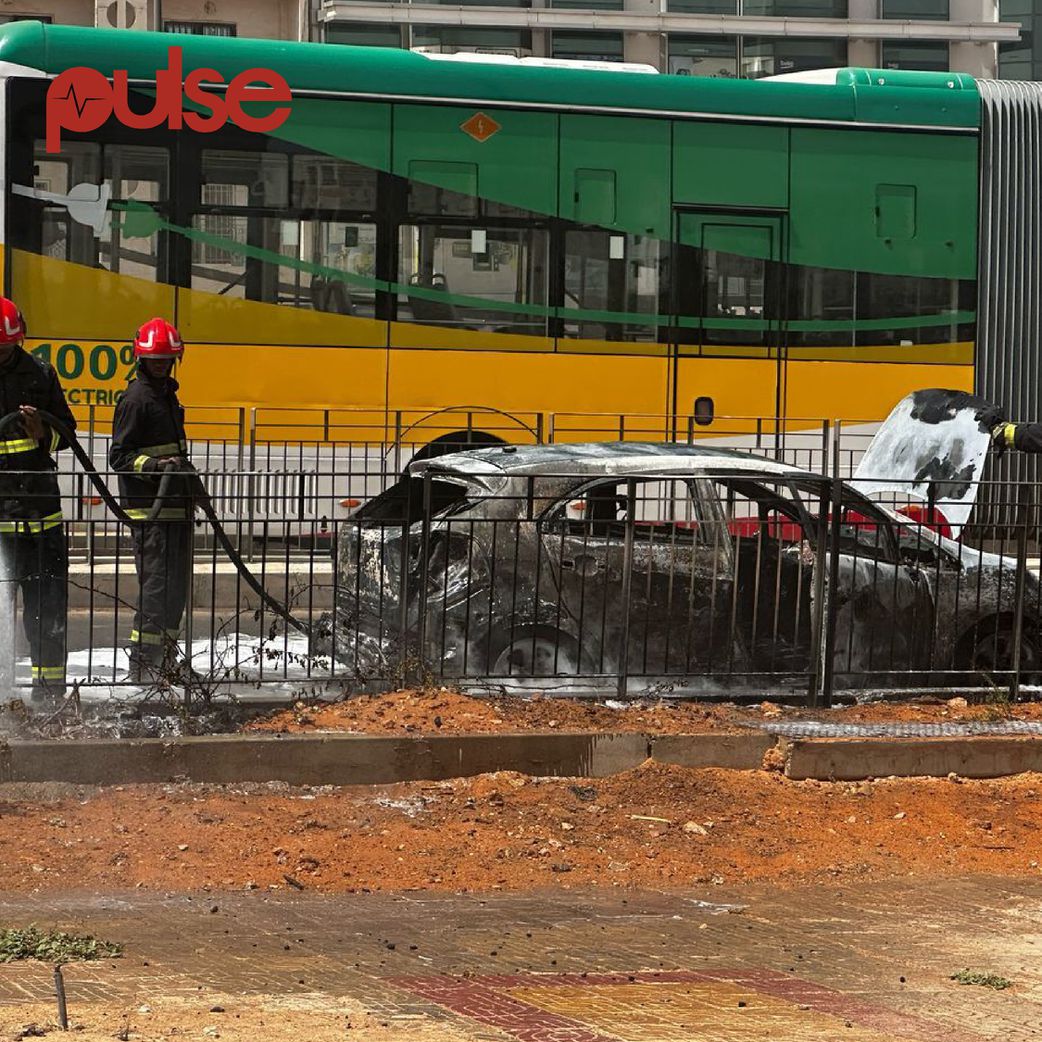 Tracé du BRT : une voiture prend feu et complètement calcinée
