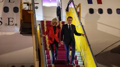 Brigitte Macron : une claque... ou un câlin musclé ?