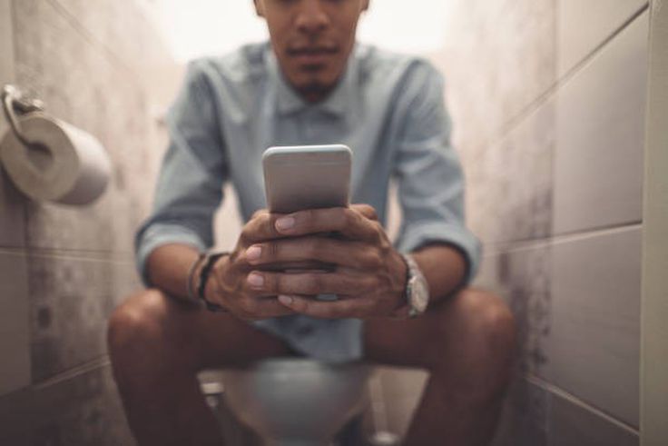 Never take your phone to the toilet [iStock]