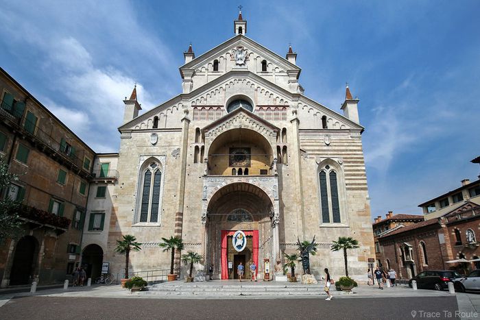 Verone-Duomo-Cathedrale-Santa-Maria-Matricolare-1-blog-trace-ta-route