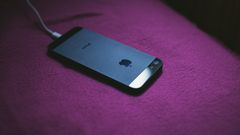 Your phone can heat up and harm your battery [UPSBatteryCenter]
