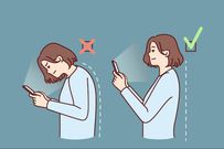 Spending too much time on your phone can affect your posture [Freepik]