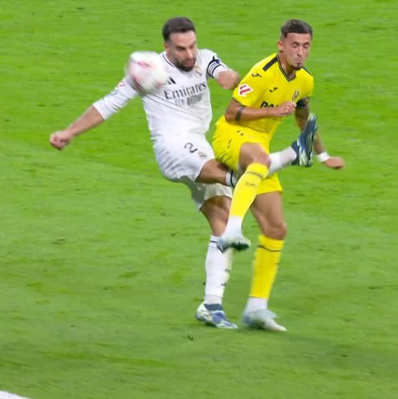 Dani-Carvajal-se-blesse-lors-de-Real-Madrid-Villarreal-le-5-octobre-2024-1950888