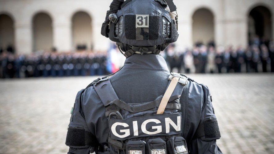 Palais gambien : 2 gendames sénégalais, voleurs de denrées alimentaires, virés