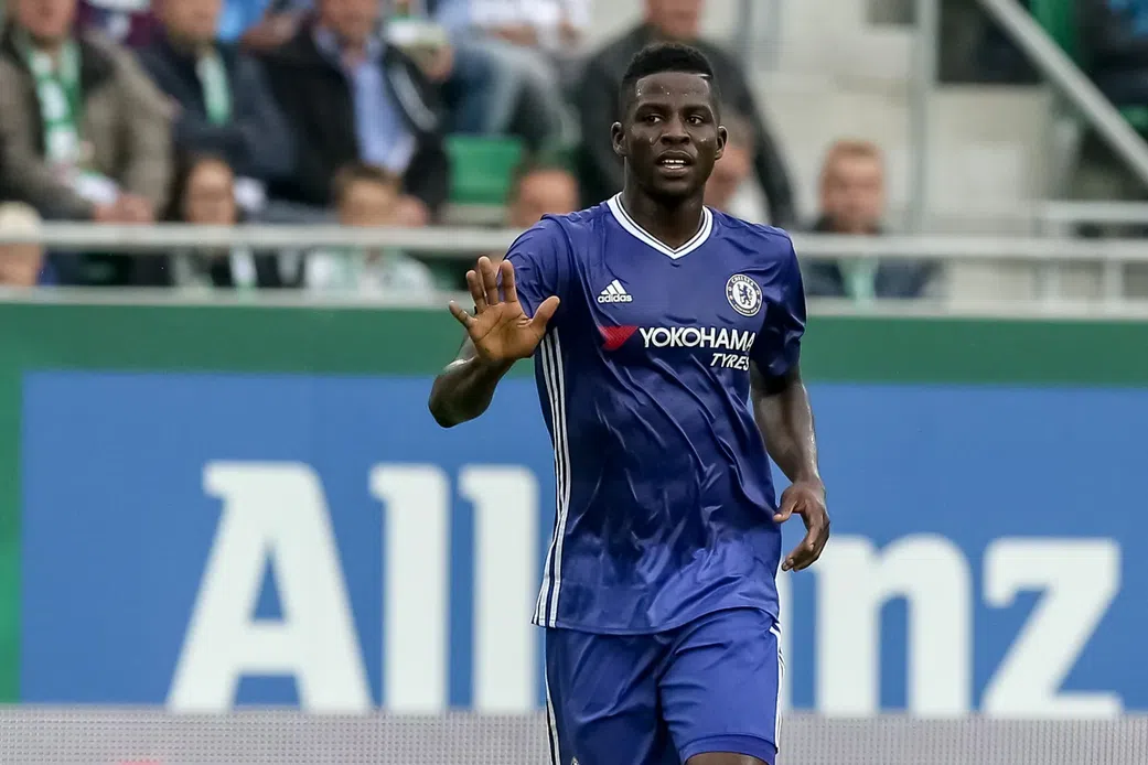 Papy Djilobodji lui doit 7 ans d’arriérés de salaires, le vigile loue la villa pour récupérer son dû
