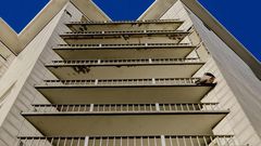 Elle ette-son-fils-de-6-ans-du-6e -etage-apres