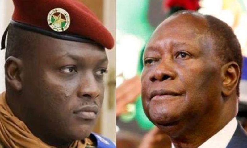 Ibrahim Traoré (gauche) et Alassane Ouattara