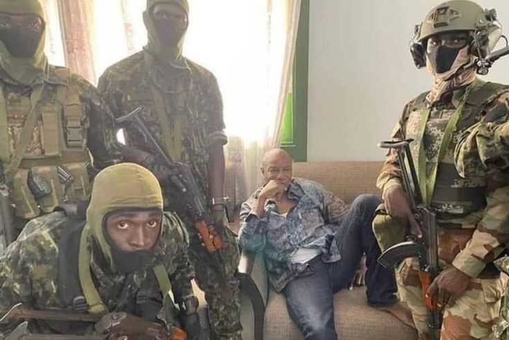 Le président Alpha Condé entre les mains des Forces Spéciales guinnéenne