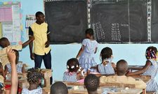 enseignant-en-classe-Senegal