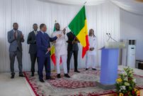 3Remise drapeau aux Lions avec Macky
