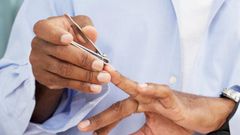 Se couper les ongles