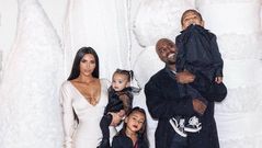 Le célèbre couple américain Kim et Kanye West sont officiellement divorcés depuis ce 02 mars 2022 Un juge a mis fin à leur union après plusieurs mois de procédures judiciaires