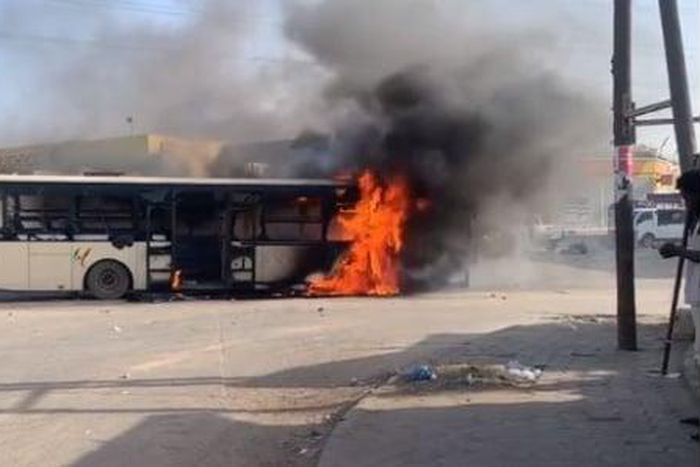 bus incendié