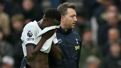 Pape matar sarr en larmes