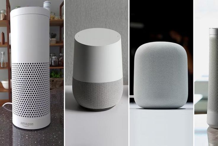Quatre modèles d'enceintes intelligentes, de gauche à droite : Echo d'Amazon, Google Home de Google, HomePod d'Apple et Invoke de Harman Kardon, alimenté par le logiciel de reconnaissance vocale Cortana de Microsoft. (Reuters/Peter Hobson, Reuters/Beck...