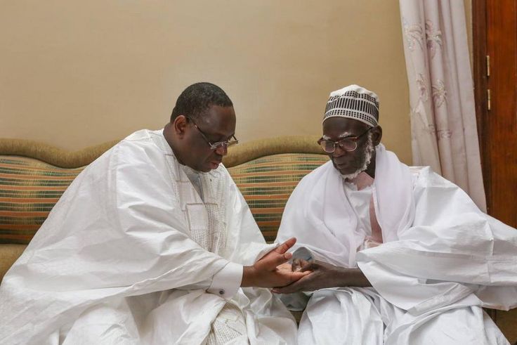 macky-sall-en compagnie de-serigne-mountakha