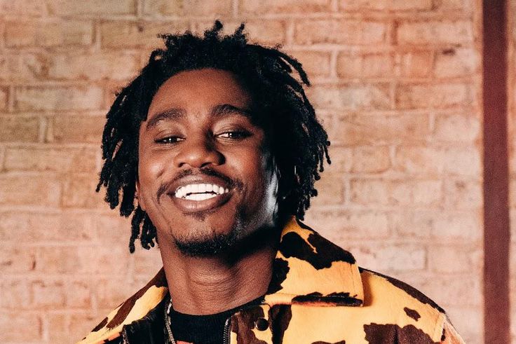 Wally Seck, artiste chanteur sénégalais Ses fans estiment qu'il a un beau sourire.