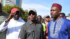 Barthélémy Dias (au milieu) en compagnie d'Ousmane Sonko (à droite)