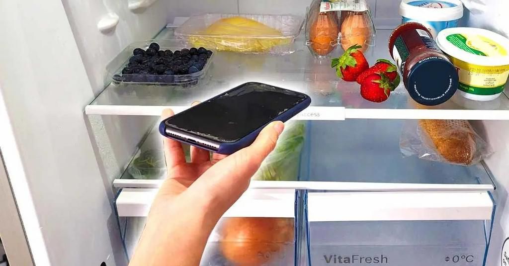 téléphone au congélateur