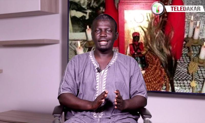 Le prêcheur Cheikh Ahmed Cissé lors d'une émission sur Teledakar