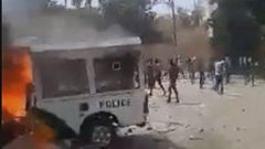 voiture de la police incendiée