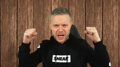 Mark-Goldbridge -présentateur-de-The-United-Stand