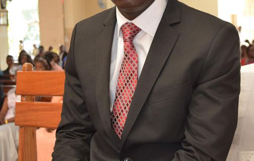 eugene Kaly président de l'association des journalistes en santé