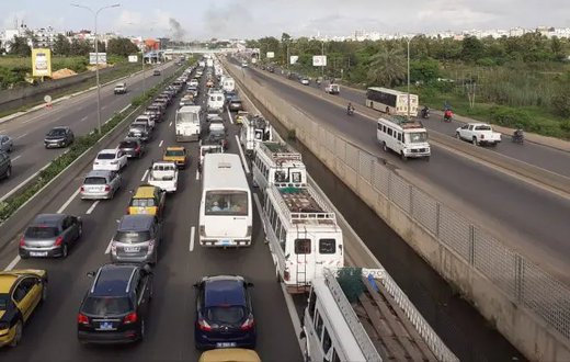 Les voyages de nuit interdits aux transporteurs publics de voyageurs pour limiter les accidents au Sénégal