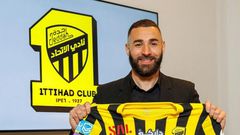 Karim Benzema avec le maillot de son club saoudien d’Al Ittihad