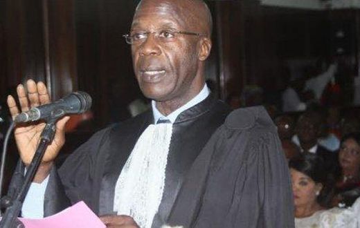 Papa Oumar Sakho, prétant serment après sa nomination