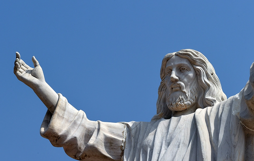 La statue du Christ d'Abajah est une statue monumentale représentant Jésus-Christ et dressée à proximité de l'église catholique Saint-Aloysius dans le village d'Abajah au Nigeria