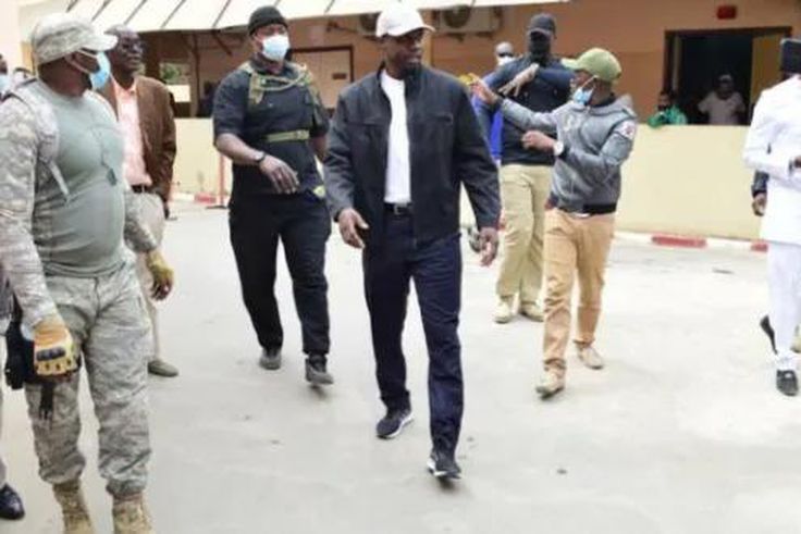 Ousmane Sonko et ses gardes du corps