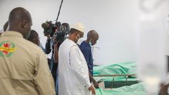 Macky Sall au chevet des blessés suite à l'accident survenu, dimanche à Kaffrine, et ayant causé la mort de 39 personnes