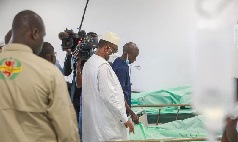 Macky Sall au chevet des blessés suite à l'accident survenu, dimanche à Kaffrine, et ayant causé la mort de 39 personnes