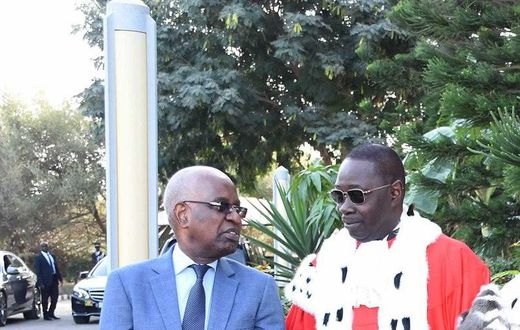 Mamadou Badio Camara et le Ministre de la Justice Malick Sall lors de son installation à la tête de la cour suprême