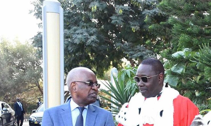 Mamadou Badio Camara et le Ministre de la Justice Malick Sall lors de son installation à la tête de la cour suprême
