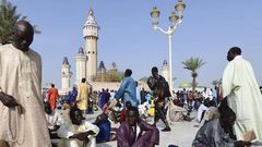 Des fidèles se réunissent dans la grande mosquée de Touba pour la prière du vendredi