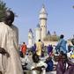 Des fidèles se réunissent dans la grande mosquée de Touba pour la prière du vendredi