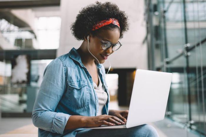 Écouter de la musique en travaillant stimule-t-il votre productivité ?