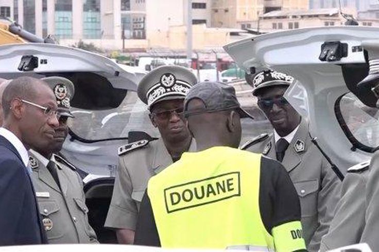Abdoulaye Daouda Diallo au port de Dakar lors d'une saisie record de drogue